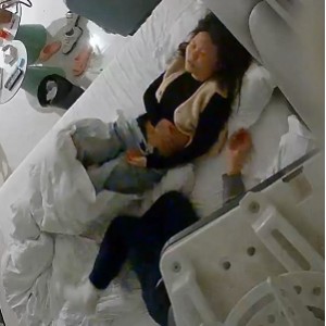 萤石云超稀有酒店实战翘奶美女精瘦男1部950MB真带劲