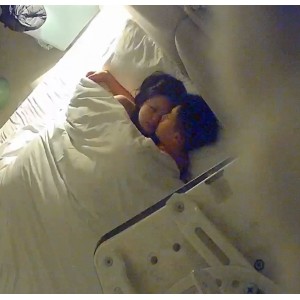 萤石云超稀有酒店实战翘奶美女精瘦男1部950MB真带劲