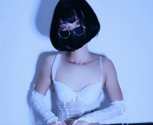 JinWanX轩1999TS合集92部P站4.4G真会玩