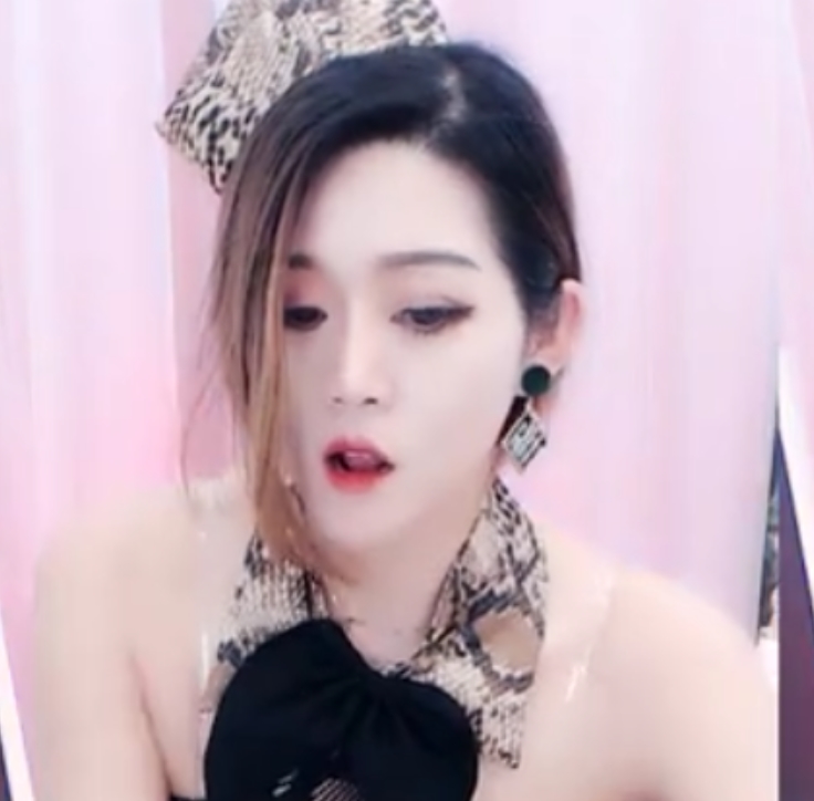 虎牙定制舞姬HD王妃合集38部1.04G太烧了