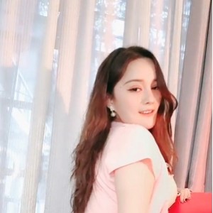 推特笑笑私密视频34部25G优质