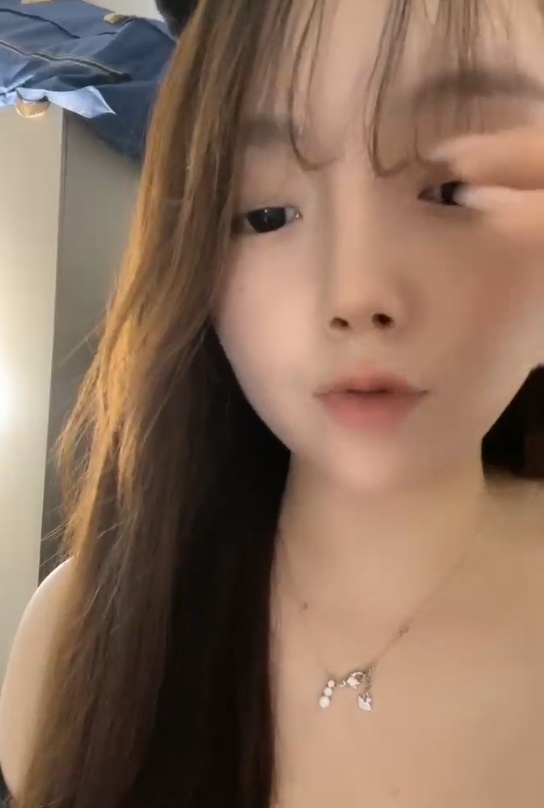 诱人爱钱多多推特罩杯展示1部2GB