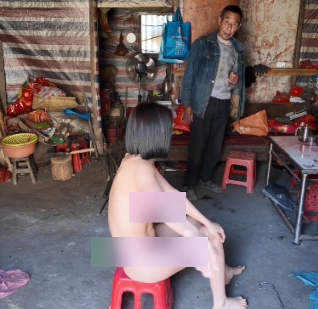 推特cikaimoon户外实拍2V4.97GB火爆现场