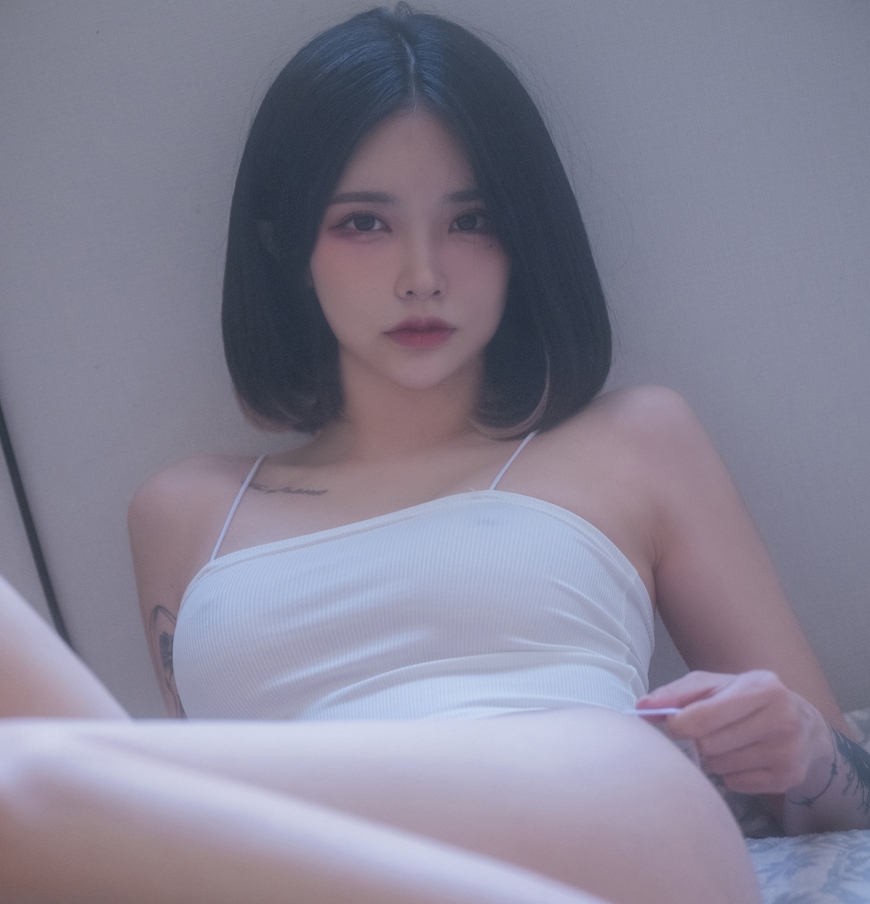 推特yuka绝密展示私密视频多部44G