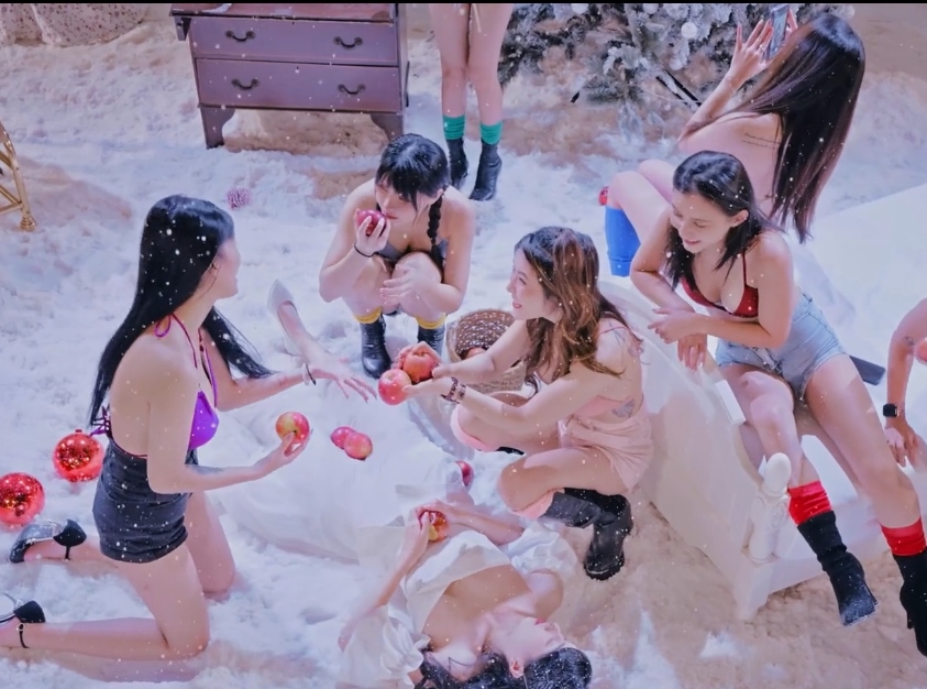 太诱人佳芯Jiali白雪公主视频推特1部1.06GB